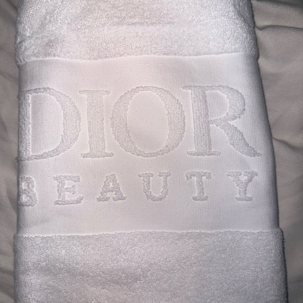 Dior Beauty Face Towel White Logo Cotton Authentic Gift Box